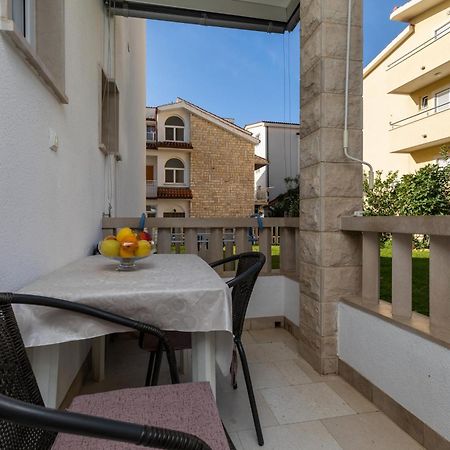Apartment Duce 5973B 奥米什 外观 照片