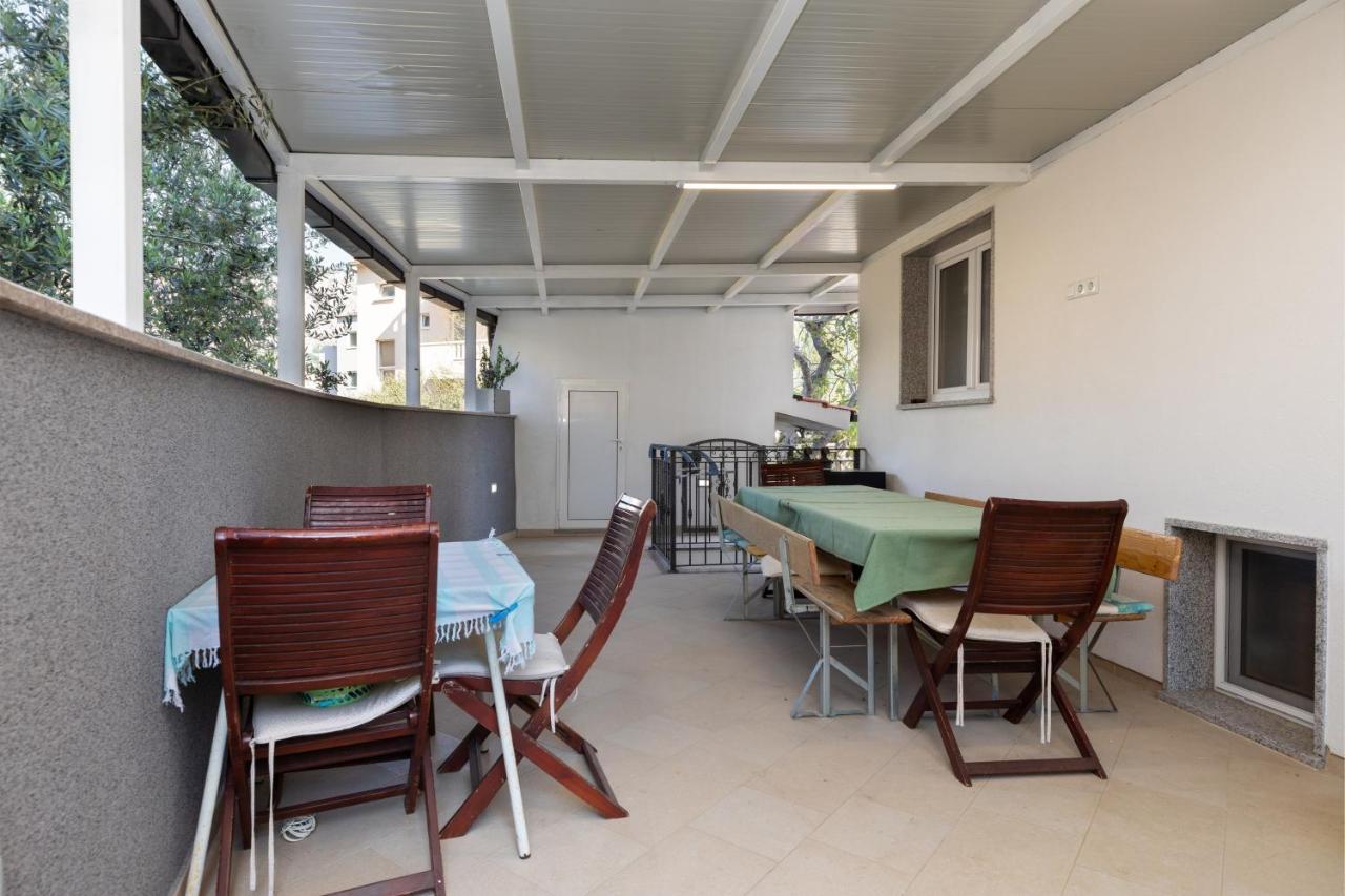 Apartment Duce 5973B 奥米什 外观 照片