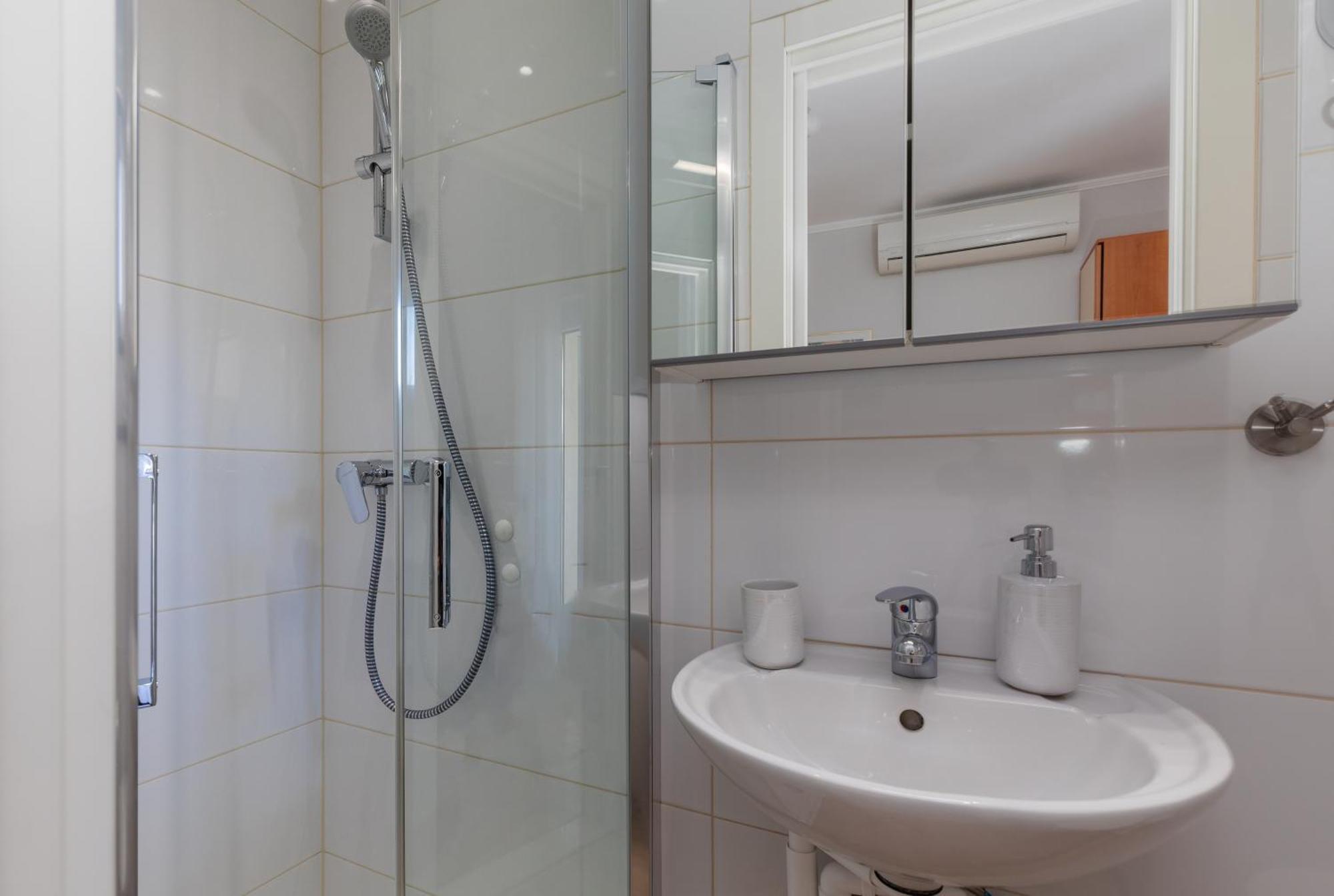 Apartment Duce 5973B 奥米什 外观 照片