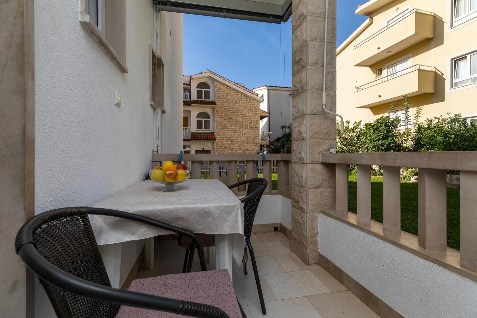 Apartment Duce 5973B 奥米什 外观 照片